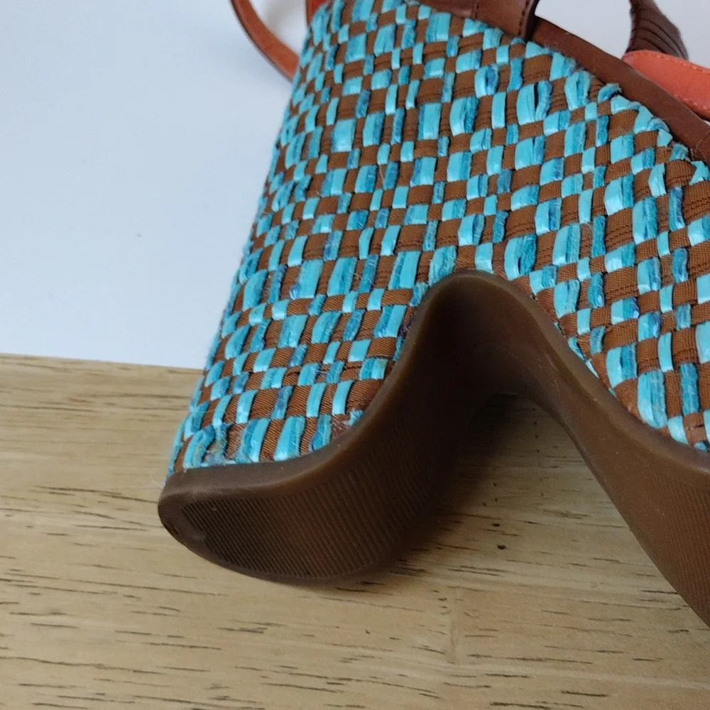 Via Spiga , turquoise platform, s 10.